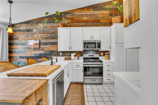 903 Sarazen Street, Hemet, CA 92543