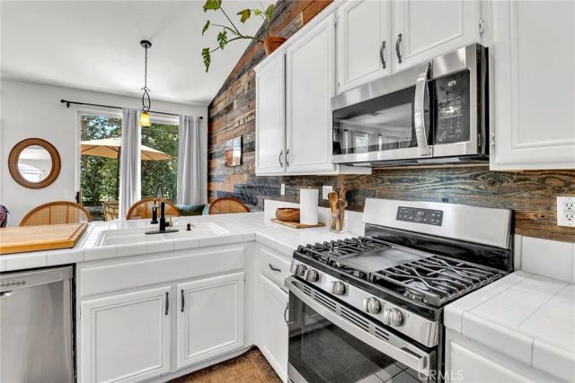 903 Sarazen Street, Hemet, CA 92543