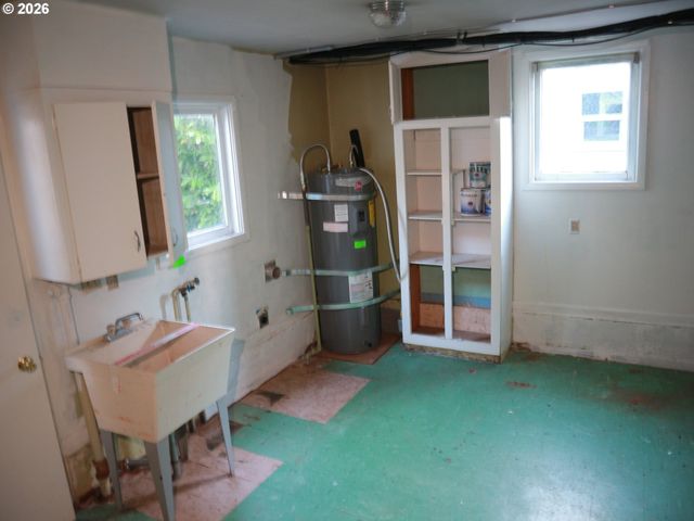 18230 Ne FLANDERS St, Portland, OR 97230