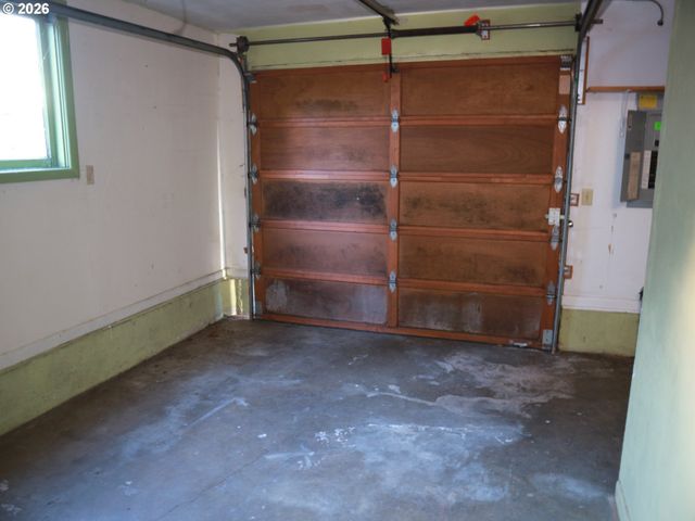 18230 Ne FLANDERS St, Portland, OR 97230