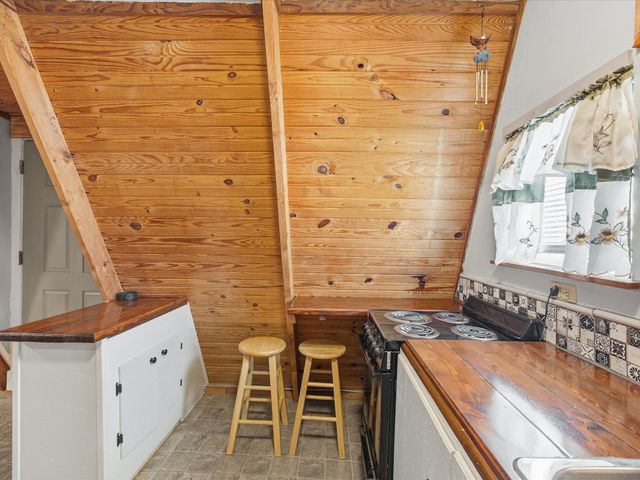 611 Elm Circle, Lake Bridgeport, TX 76426