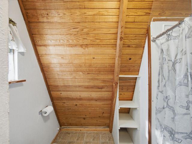 611 Elm Circle, Lake Bridgeport, TX 76426