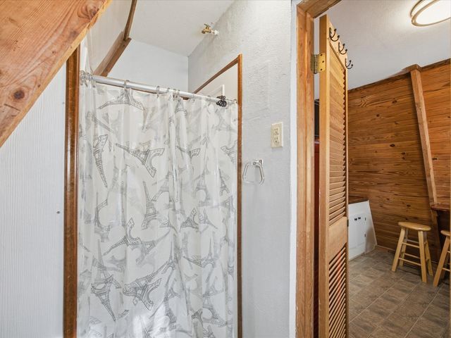 611 Elm Circle, Lake Bridgeport, TX 76426