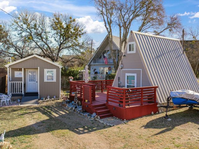 611 Elm Circle, Lake Bridgeport, TX 76426