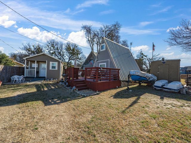 611 Elm Circle, Lake Bridgeport, TX 76426