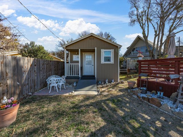 611 Elm Circle, Lake Bridgeport, TX 76426