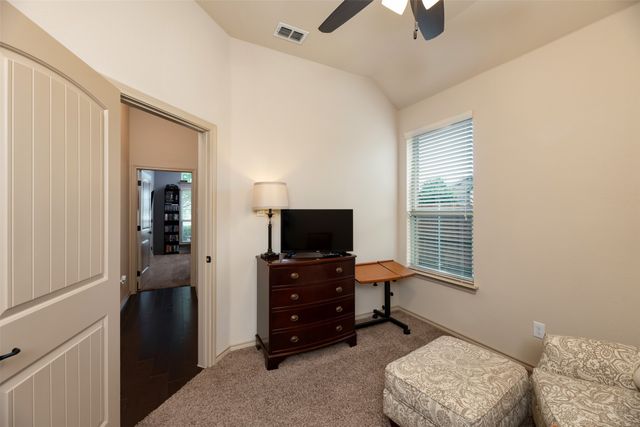 10 Ashlawn Court, Edgecliff Village, TX 76134