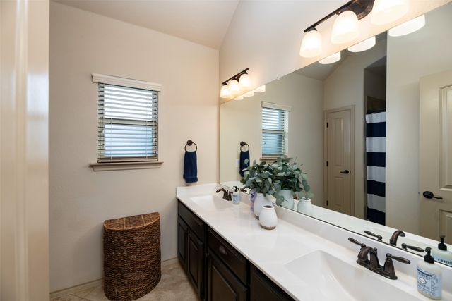 10 Ashlawn Court, Edgecliff Village, TX 76134
