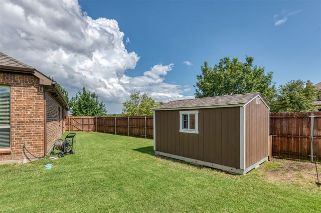 10 Ashlawn Court, Edgecliff Village, TX 76134