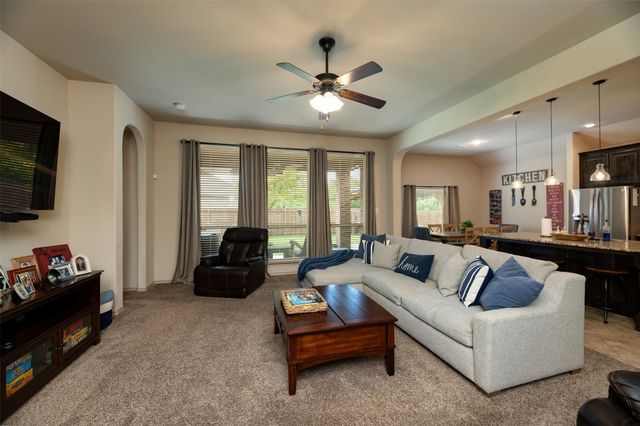 10 Ashlawn Court, Edgecliff Village, TX 76134