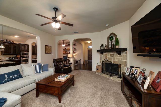 10 Ashlawn Court, Edgecliff Village, TX 76134