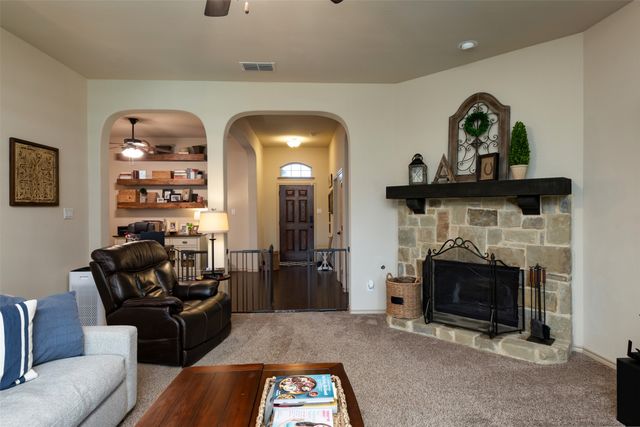 10 Ashlawn Court, Edgecliff Village, TX 76134