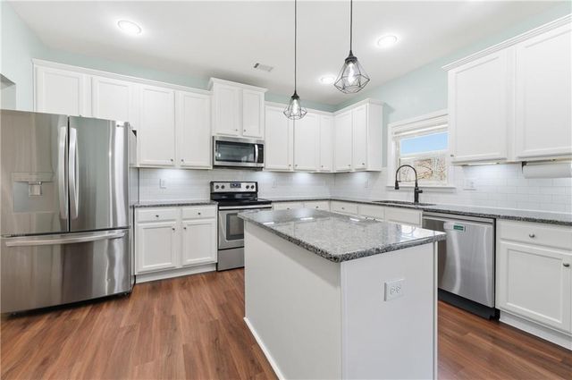 225 Brooks Village Drive, Pendergrass, GA 30567