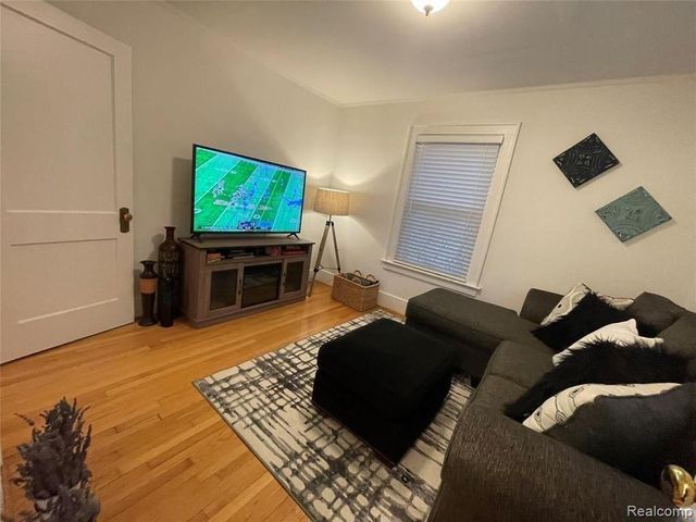 531 Oakland Avenue, Birmingham, MI 48009