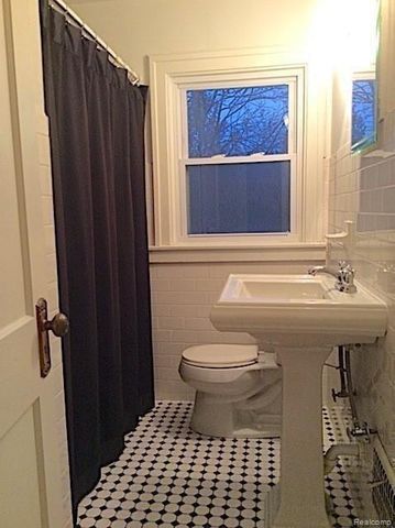 531 Oakland Avenue, Birmingham, MI 48009