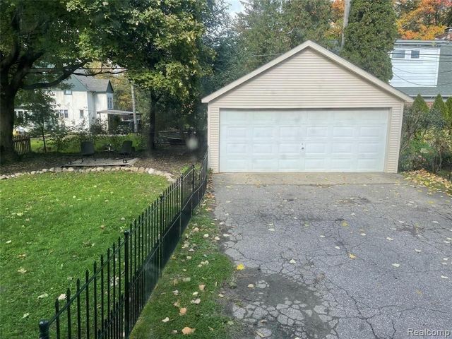 531 Oakland Avenue, Birmingham, MI 48009