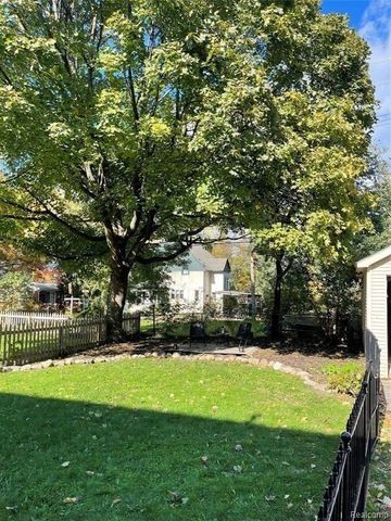 531 Oakland Avenue, Birmingham, MI 48009