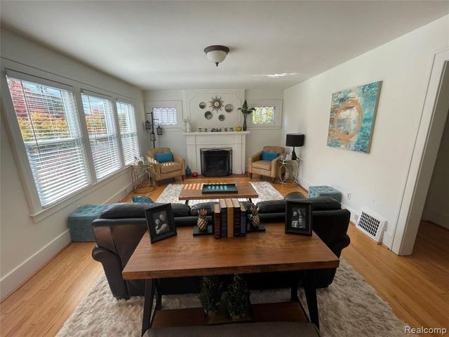 531 Oakland Avenue, Birmingham, MI 48009