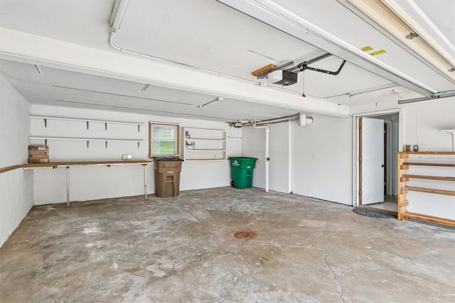 4828 Fairview Drive, Pleasant Hill, IA 50327