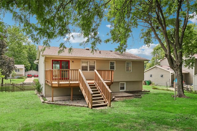 4828 Fairview Drive, Pleasant Hill, IA 50327