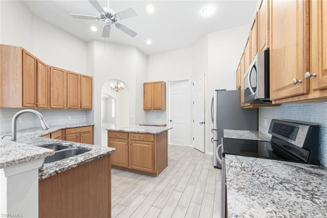 366 Burnt Pine DR, Naples, FL 34119