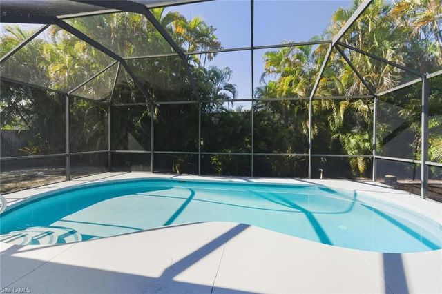 366 Burnt Pine DR, Naples, FL 34119