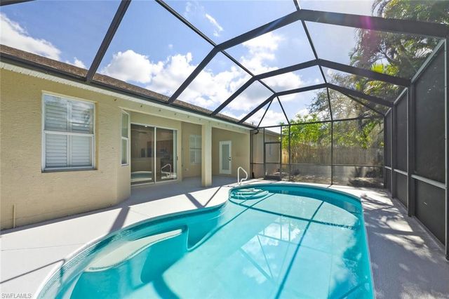 366 Burnt Pine DR, Naples, FL 34119