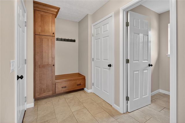 17 Birchmount Circle, Henrietta, NY 14586