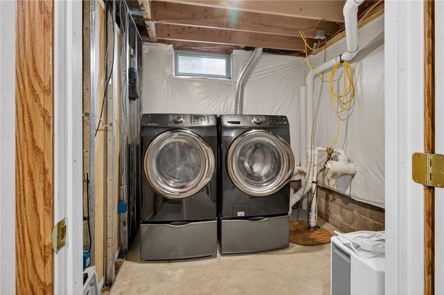 17 Birchmount Circle, Henrietta, NY 14586