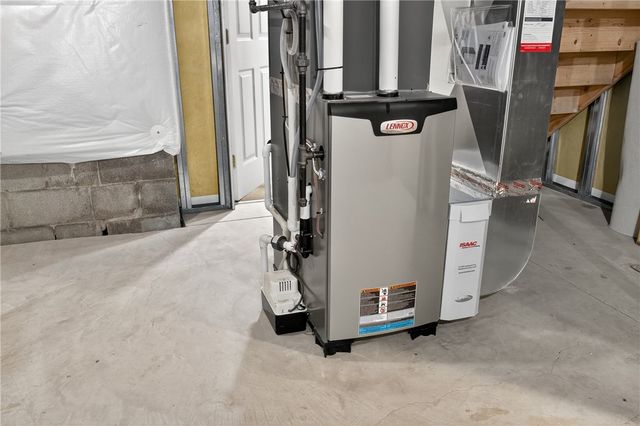 17 Birchmount Circle, Henrietta, NY 14586