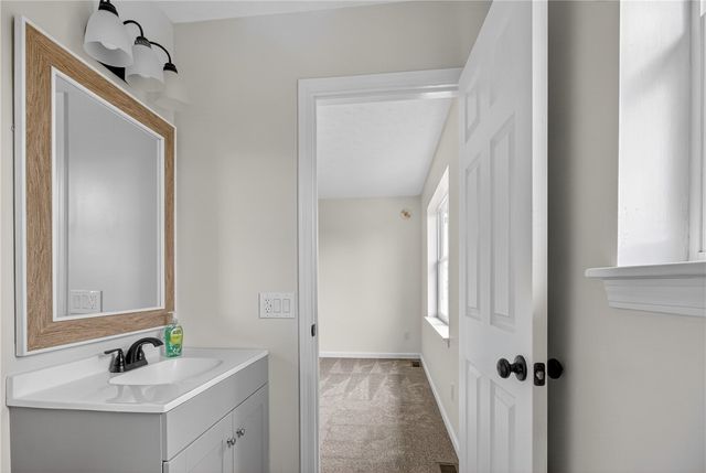 17 Birchmount Circle, Henrietta, NY 14586