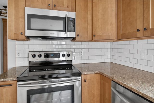 17 Birchmount Circle, Henrietta, NY 14586