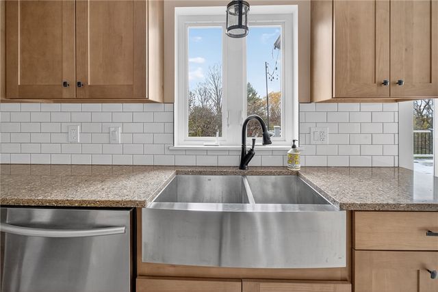 17 Birchmount Circle, Henrietta, NY 14586