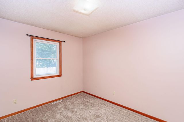 610 S GREEN ST, Centralia, MO 65240