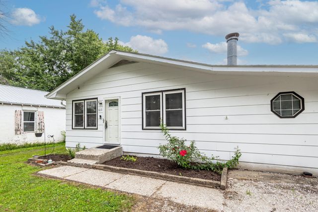 610 S GREEN ST, Centralia, MO 65240