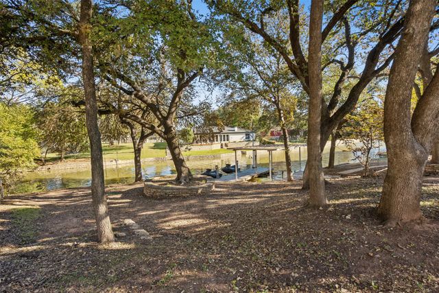 416 Granada Calle Court, Granbury, TX 76049