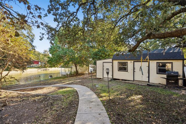 416 Granada Calle Court, Granbury, TX 76049