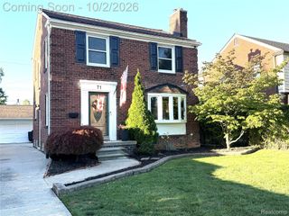 71 Vernier Road, Village Of Grosse Pointe Shores, MI 48236