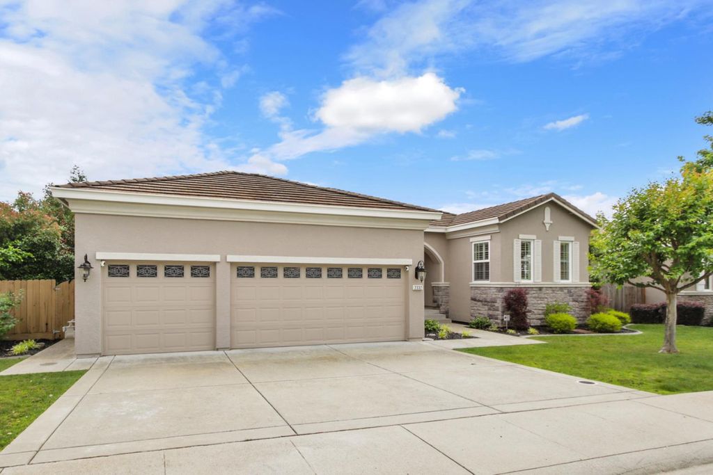 2332 Luciana Way, Roseville, CA 95661