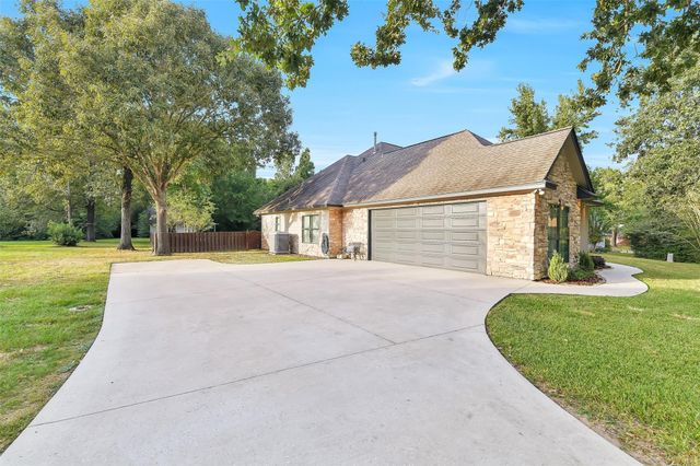 11373 Majestic Drive, Montgomery, TX 77316