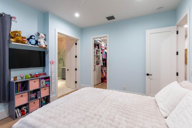 1768 Breakers West Boulevard W, West Palm Beach, FL 33411