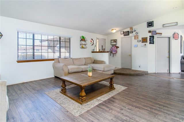 17185 Redding Street, Hesperia, CA 92345