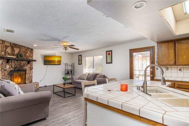 17185 Redding Street, Hesperia, CA 92345