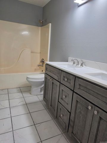 1555 hathaway Drive, Conway, AR 72034