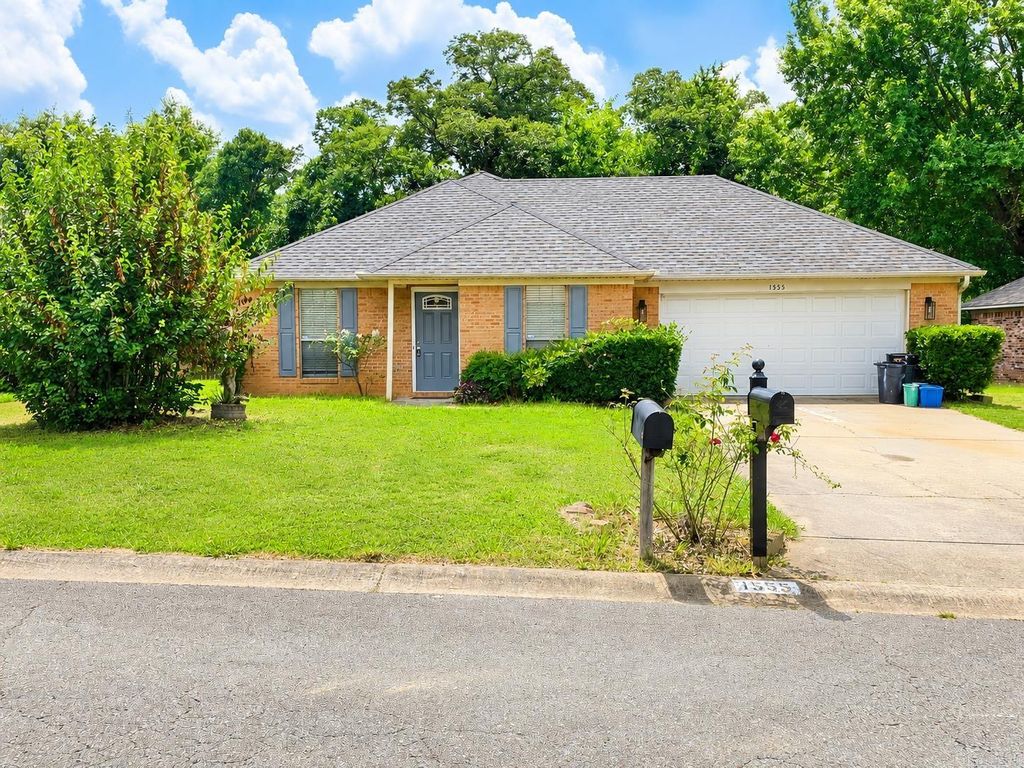 1555 hathaway Drive, Conway, AR 72034