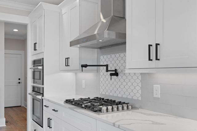 614 Lakeshore Cove Drive 19, Fort Oglethorpe, GA 30742