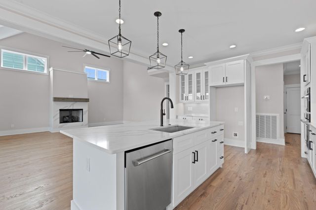 614 Lakeshore Cove Drive 19, Fort Oglethorpe, GA 30742