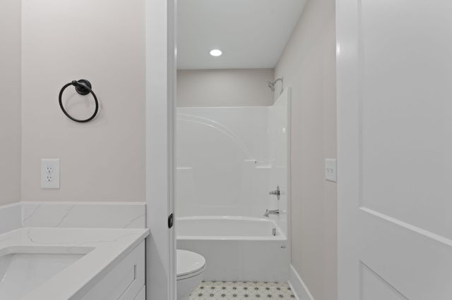 614 Lakeshore Cove Drive 19, Fort Oglethorpe, GA 30742