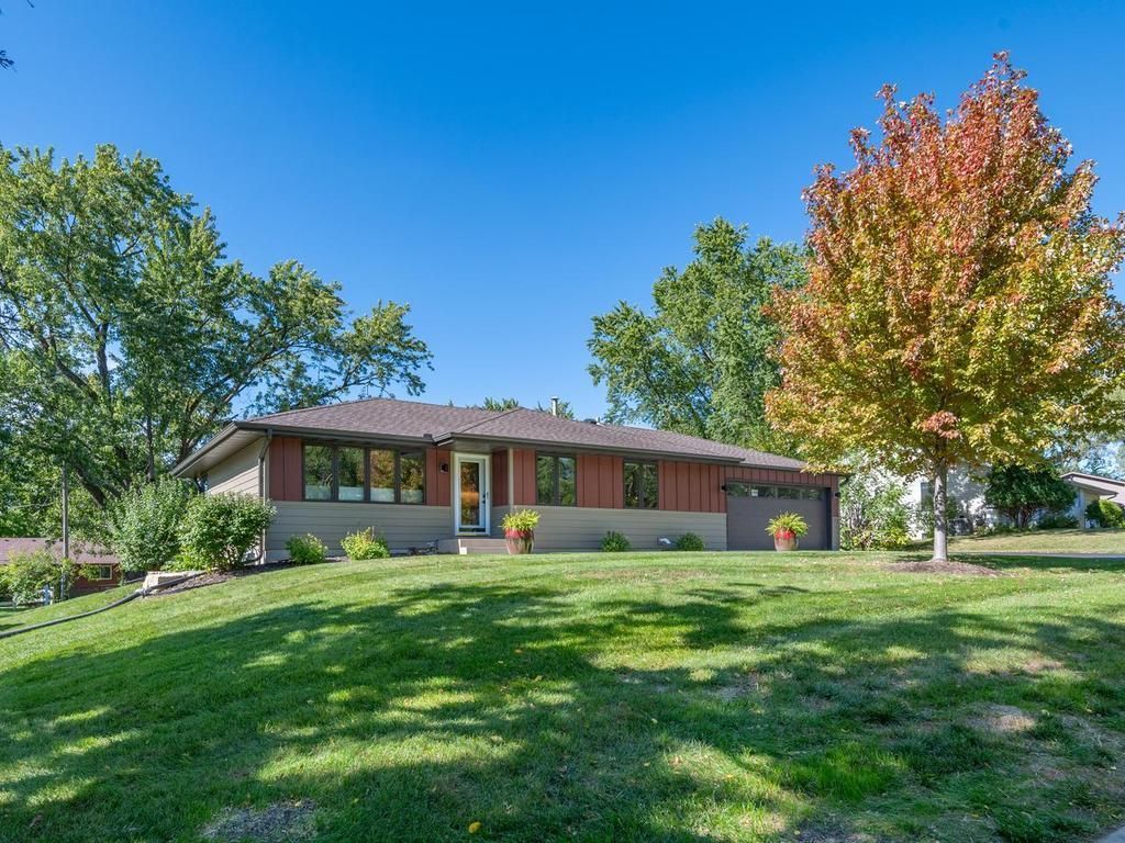 13008 Lakeview Drive Drive, Burnsville, MN 55337 — exterior
