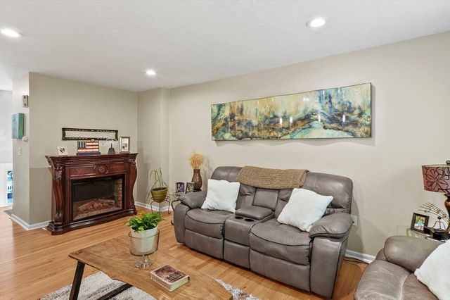 237 Heritage Drive 237, Northbridge, MA 01588